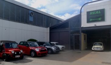 MECHANIC OAKLEIGH CAR SERVICE BMW MINI MECHANIC CHADSTONE MELBOURNE